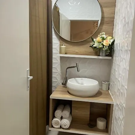 Dvoriste Danguba Luxe tent Nova Pazova